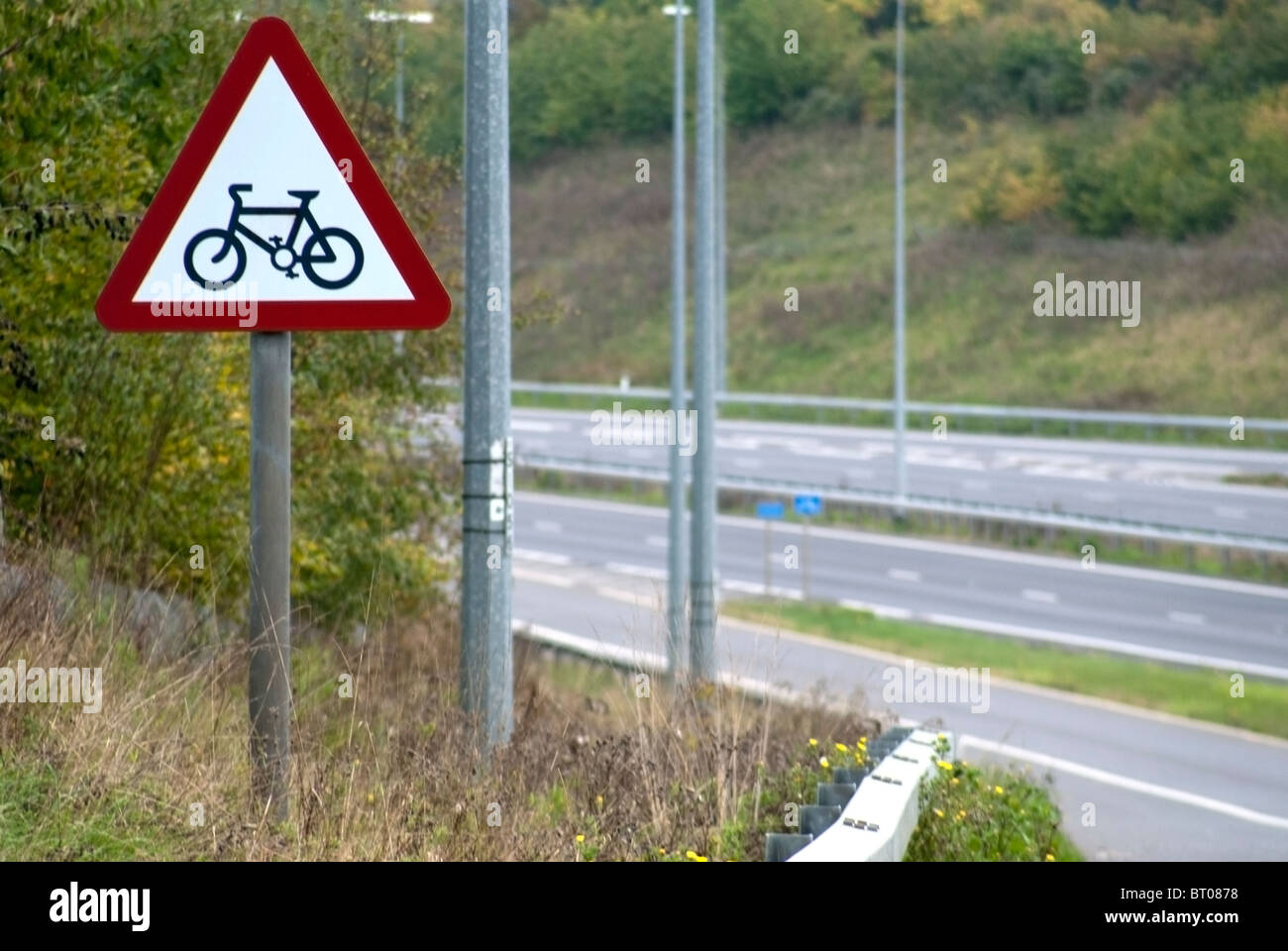 Cyclists Warning Sign by Dual Carriageway Stock Photo Alamy