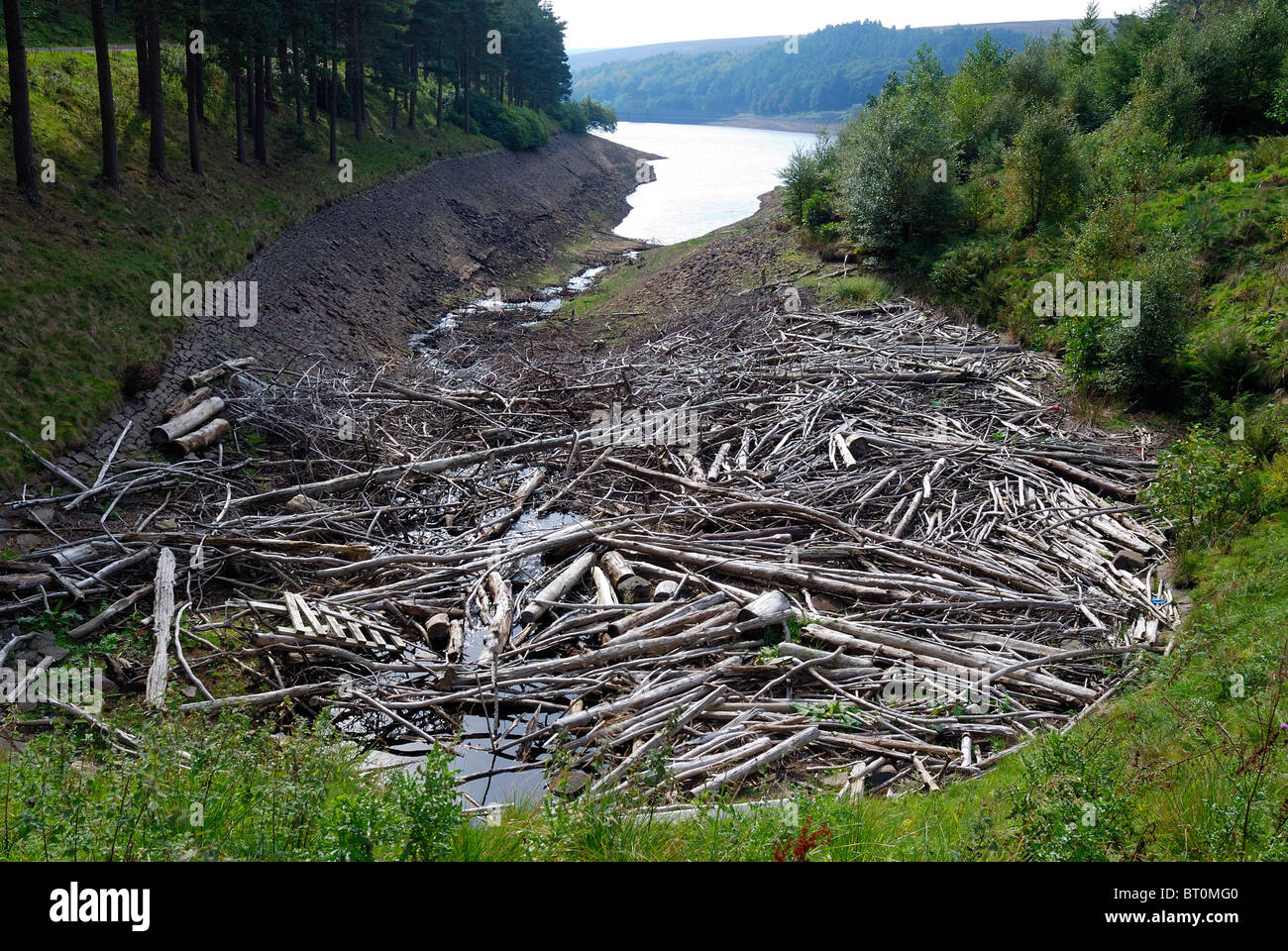 Debris dam hi-res stock photography and images - Alamy