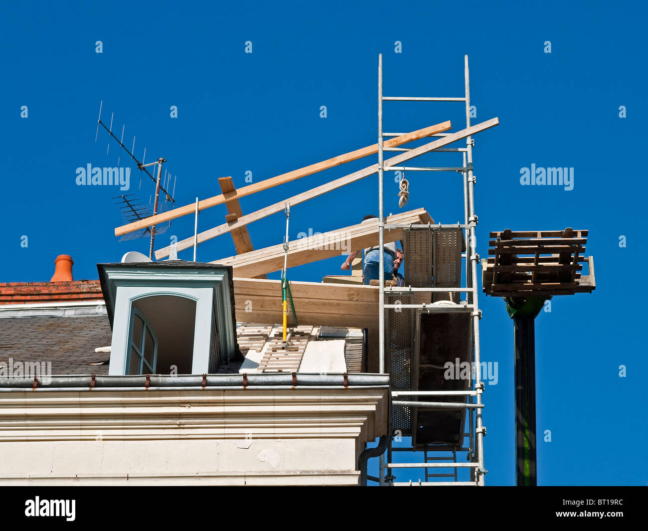 Repairs france roof hires stock photography and images Alamy