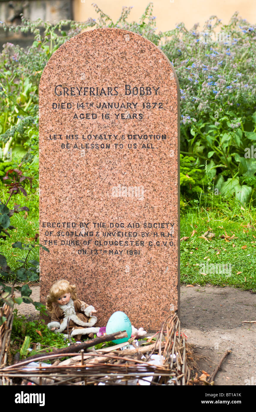 The grave of Greyfriars Bobby, Edinburgh's famous dog Stock Photo