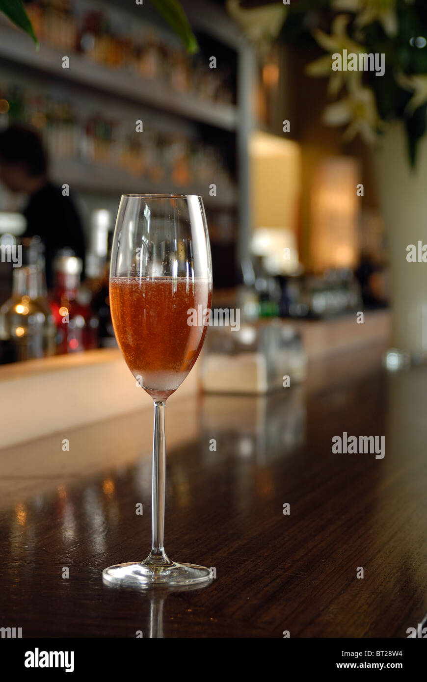 Sparkling champion in a champagne glass at setting Stock Photo - Alamy