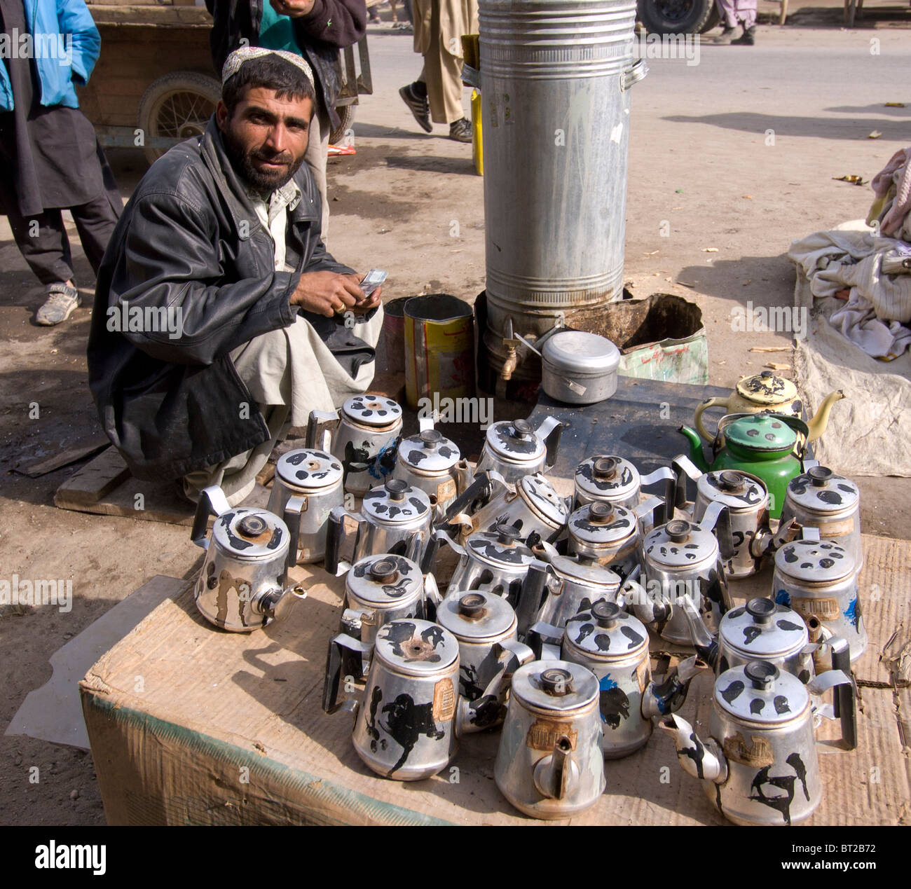 Tea stop in Kabul street Stock Photo - Alamy