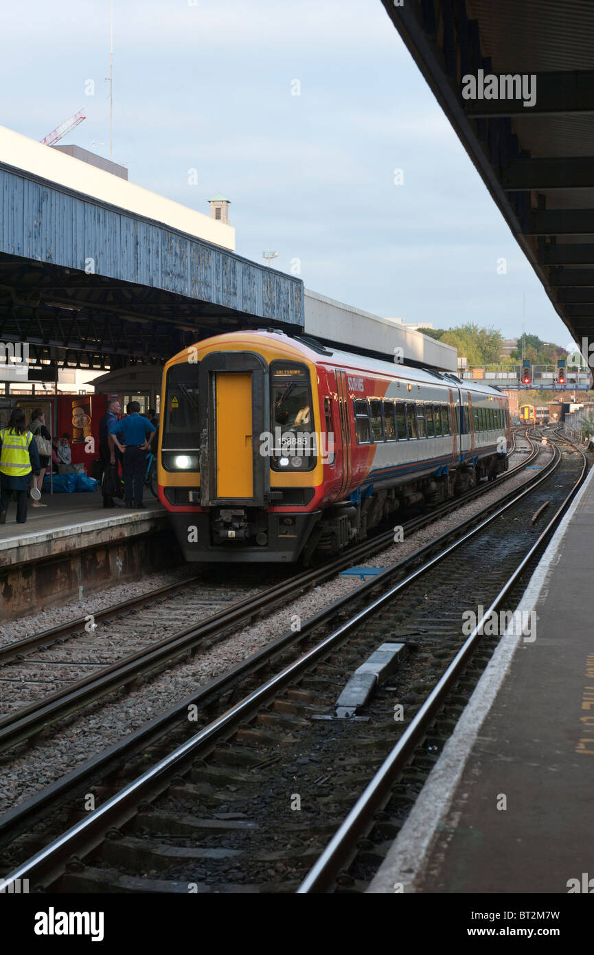 South West Train standing at Southampton Station Stock Photo Alamy