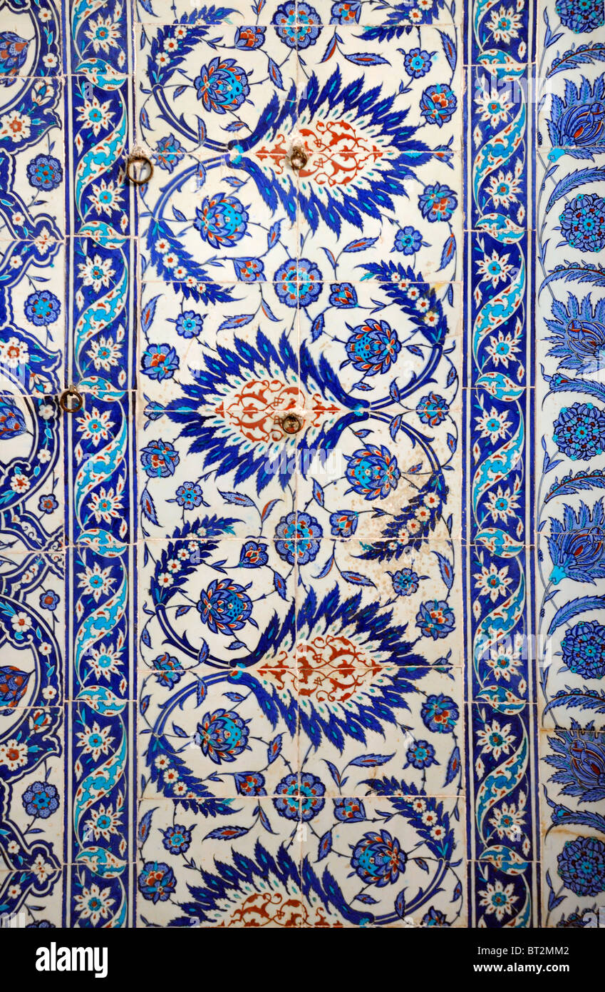 Iznik blue tile decoration in mosque of Rustem Pasa Stock Photo Alamy