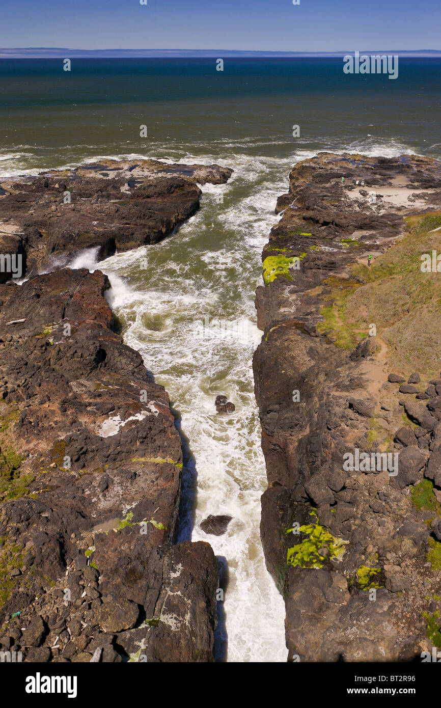 CAPE PERPETUA SCENIC AREA, OREGON, USA - Cook's Chasm, central Oregon coast. Stock Photo