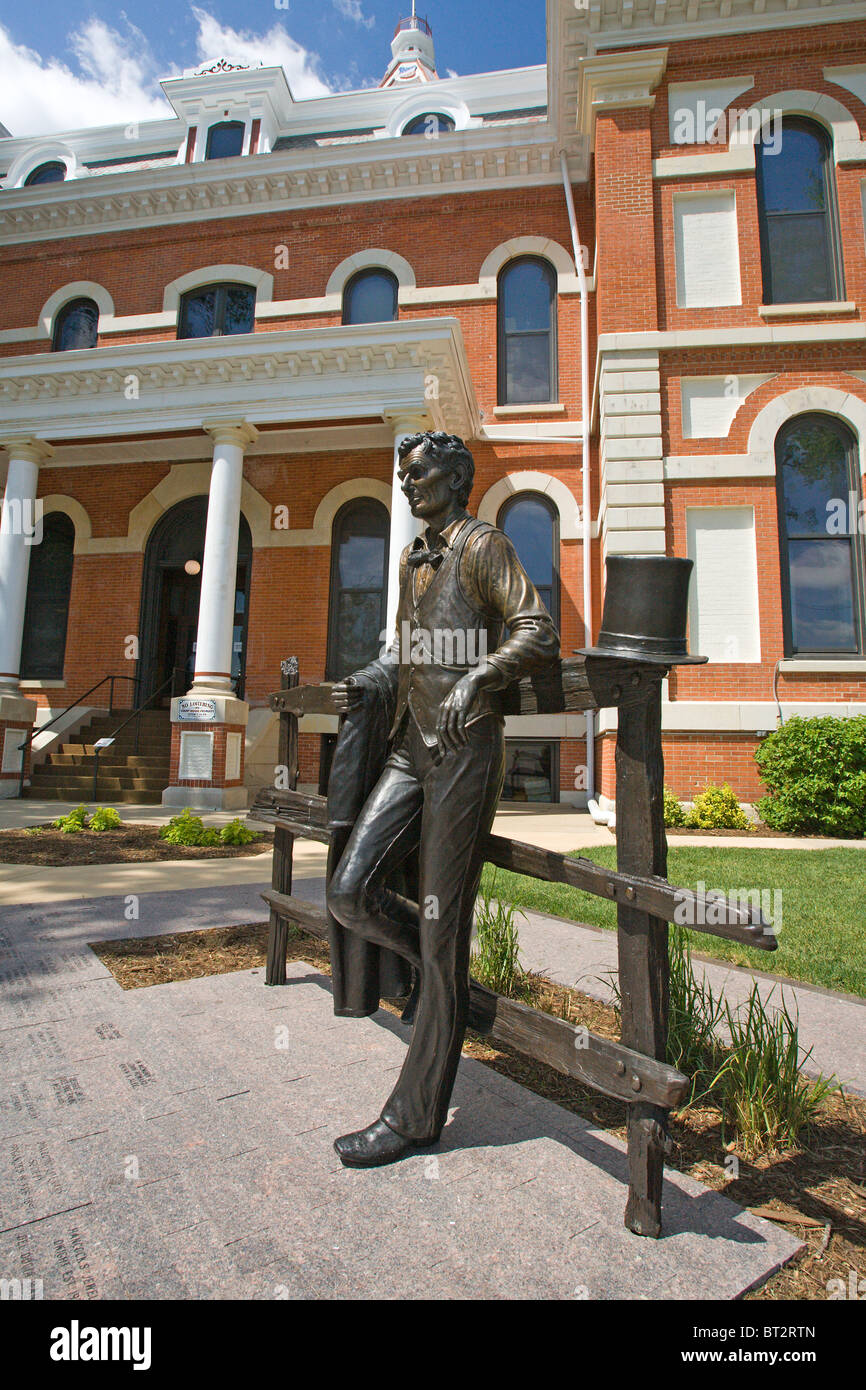 Statue of Abraham Lincoln as a young man in front of Livingston County Courthouse, Illinois, United States Stock Photo