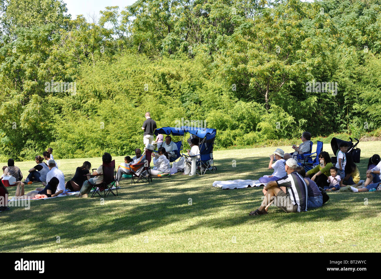 People on a picnic, Dallas Arboretum, Texas, USA Stock Photo Alamy