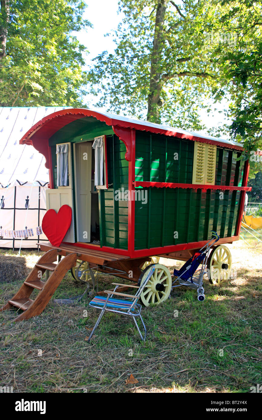 An old horse drawn Gypsy caravan Stock Photo, Royalty Free Image ...