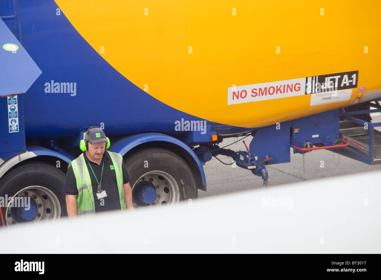 A refuelling truck at Glasgow Airport Stock Photo Alamy
