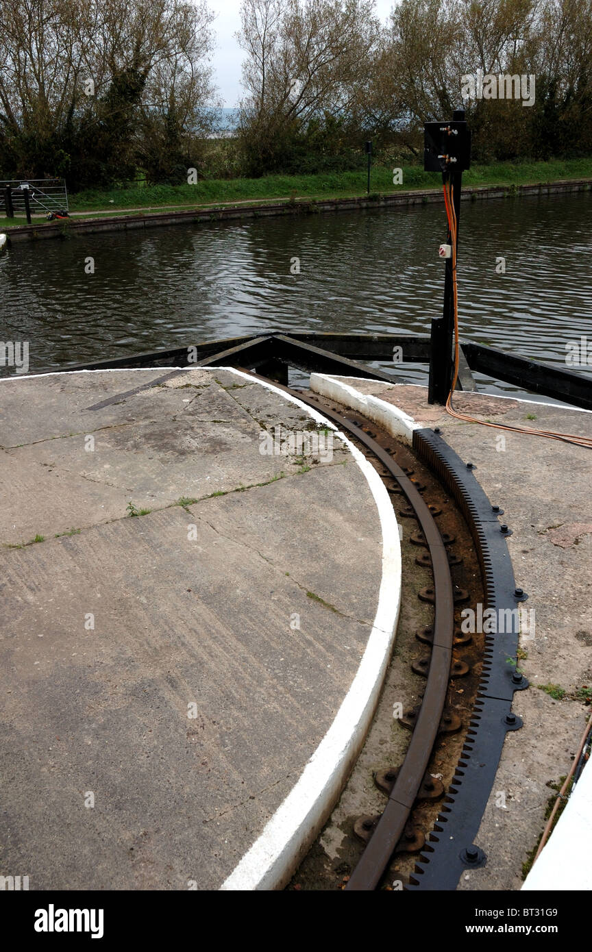Turning mechanism for Splatt Swing Bridge, Frampton, Gloucestershire