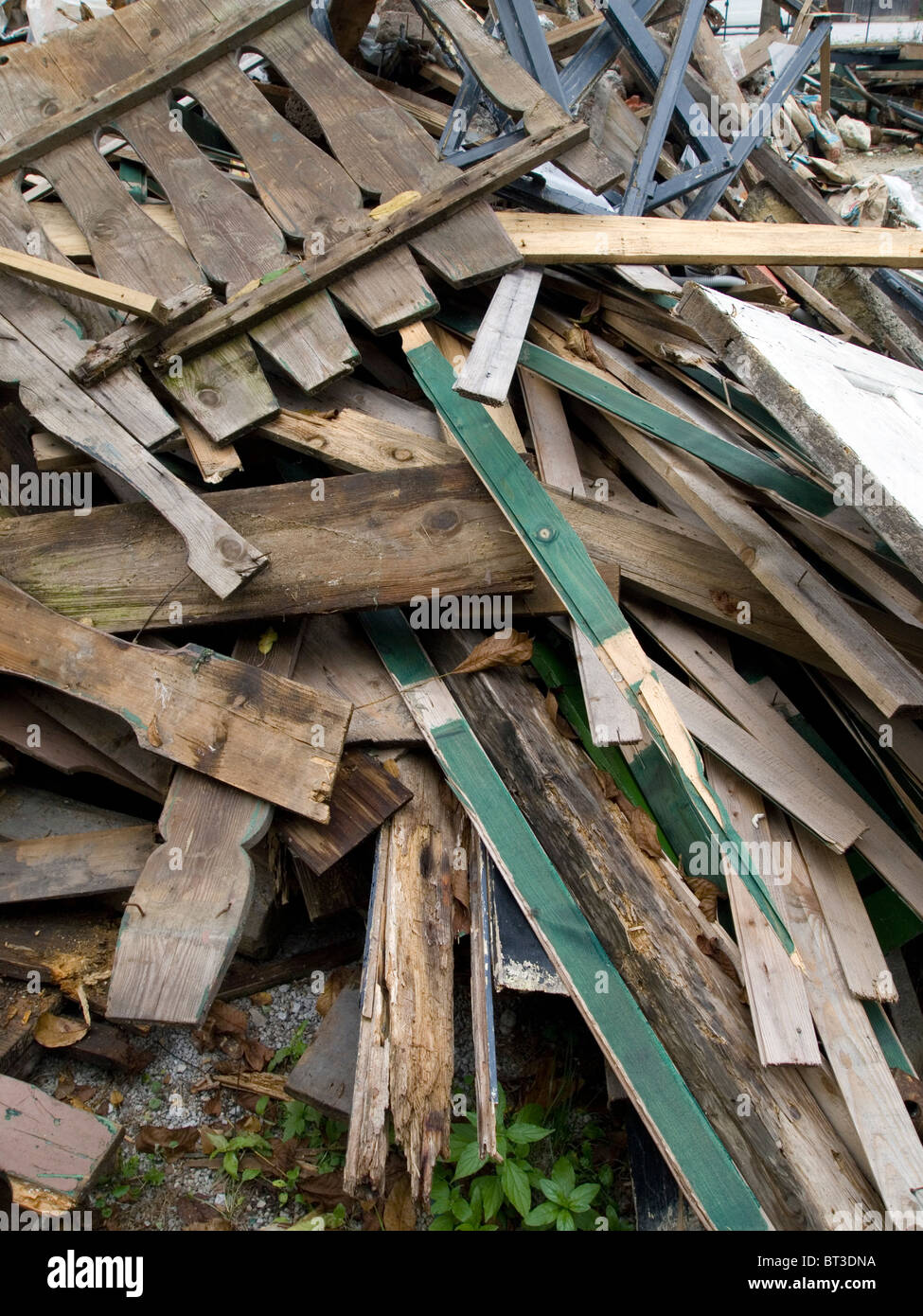 Pile of junk hires stock photography and images Alamy