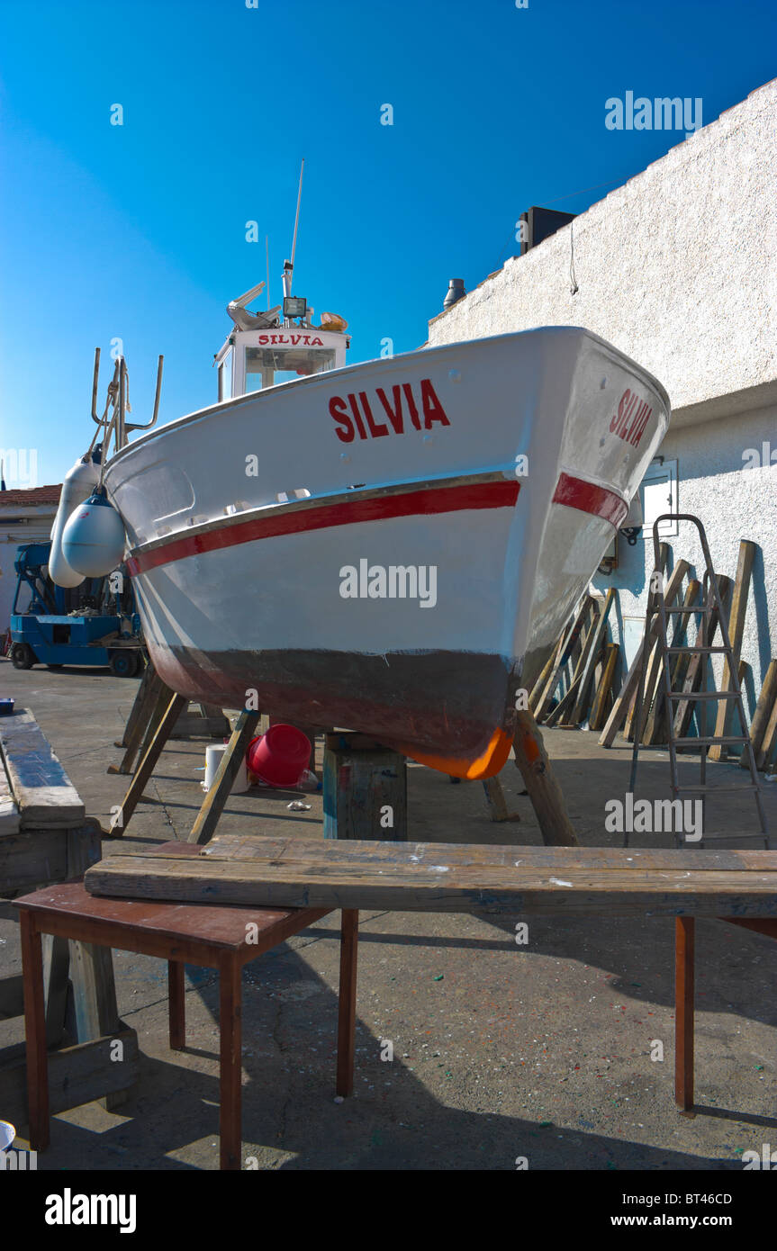 Boats in dry dock hires stock photography and images Alamy