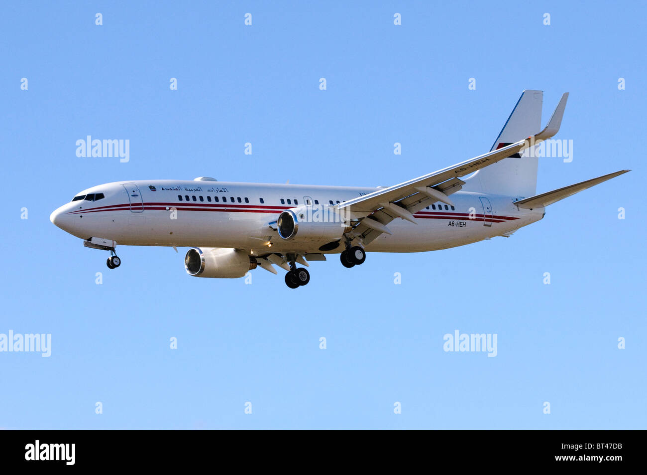 Boeing 737 operated by United Arab Emirates (Dubai Air Wing) on approach for landing at London Farnborough Airport Stock Photo