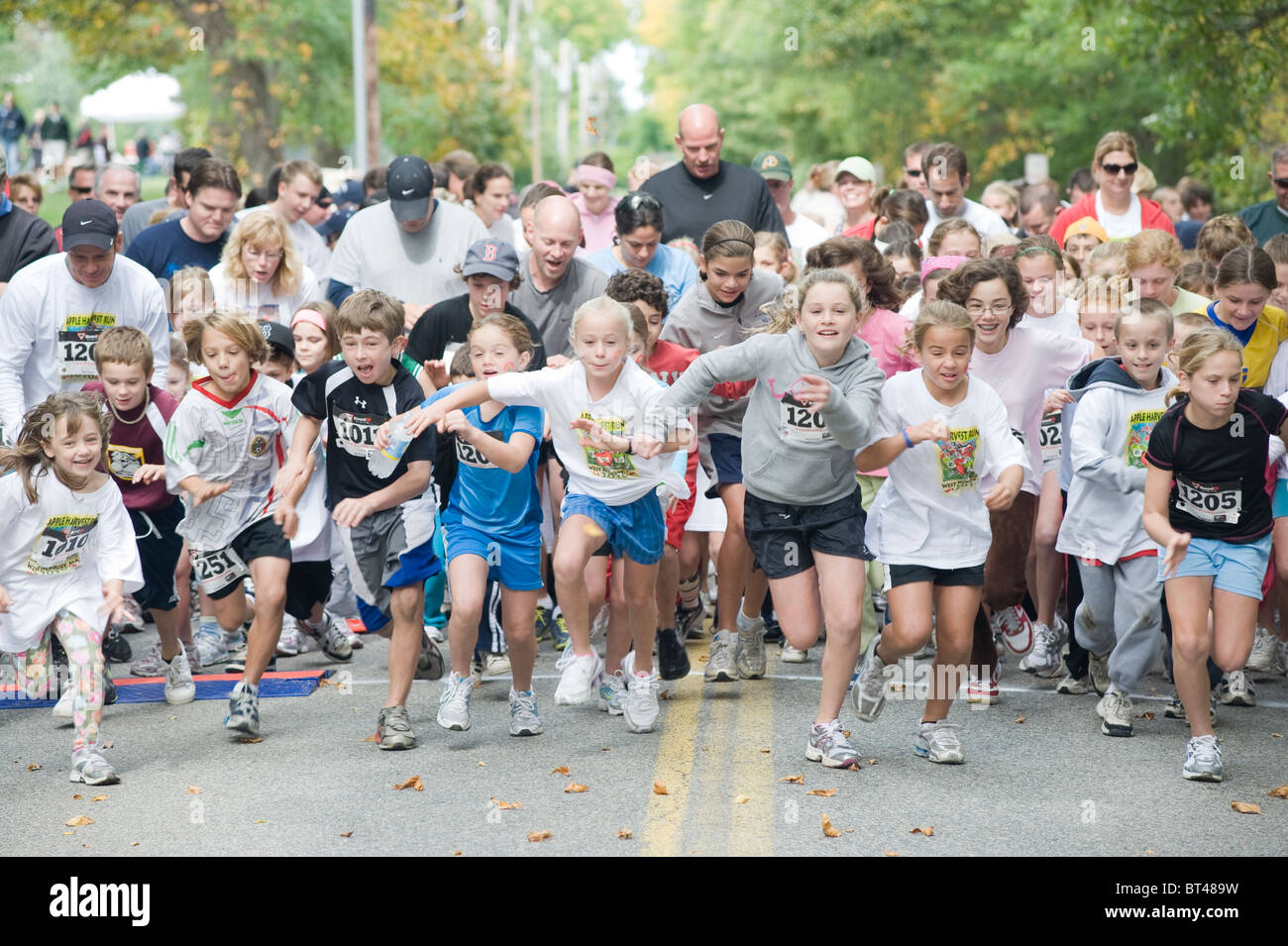 Children At The Start Of A One Mile Fun Run In West Newbury Stock Photo Alamy