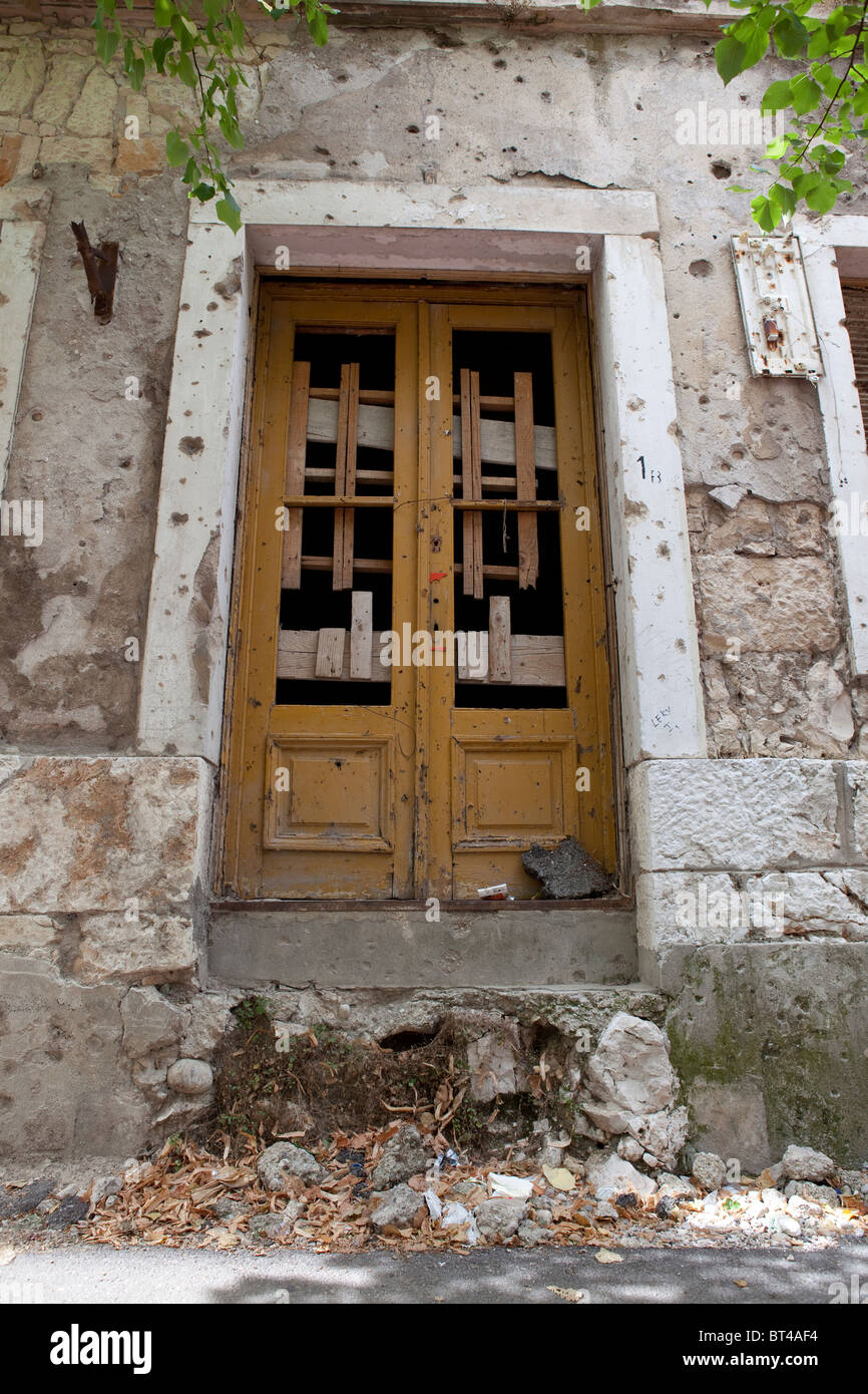 Half of House Ruined Color Ruins Stock Photo - Image of architecture, doors:  88913718