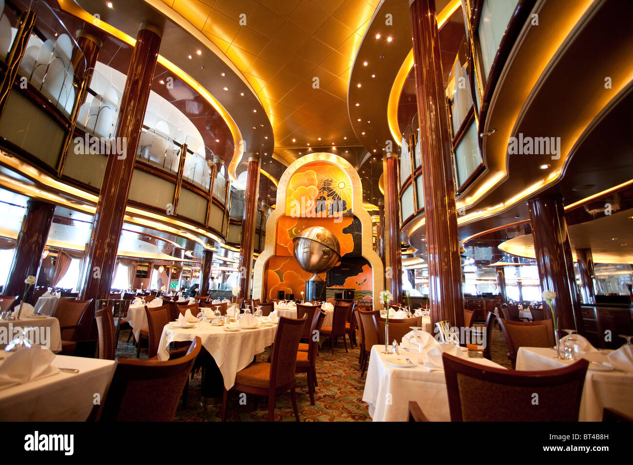 dream cruises, Elegant and stylish art deco restaurant architecture