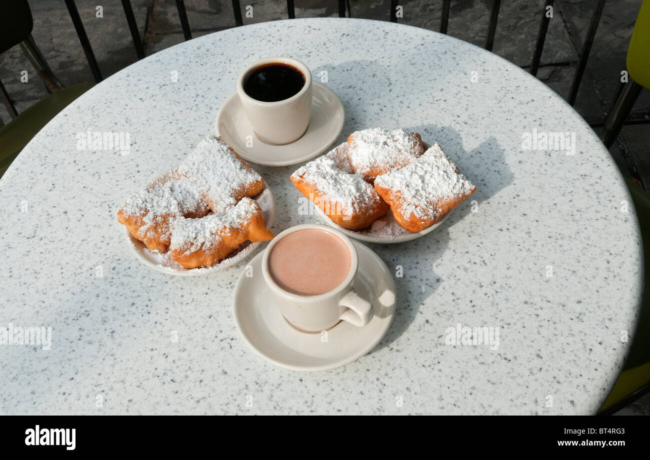 Louisiana, New Orleans, French Quarter, Cafe du Monde, coffee, hot