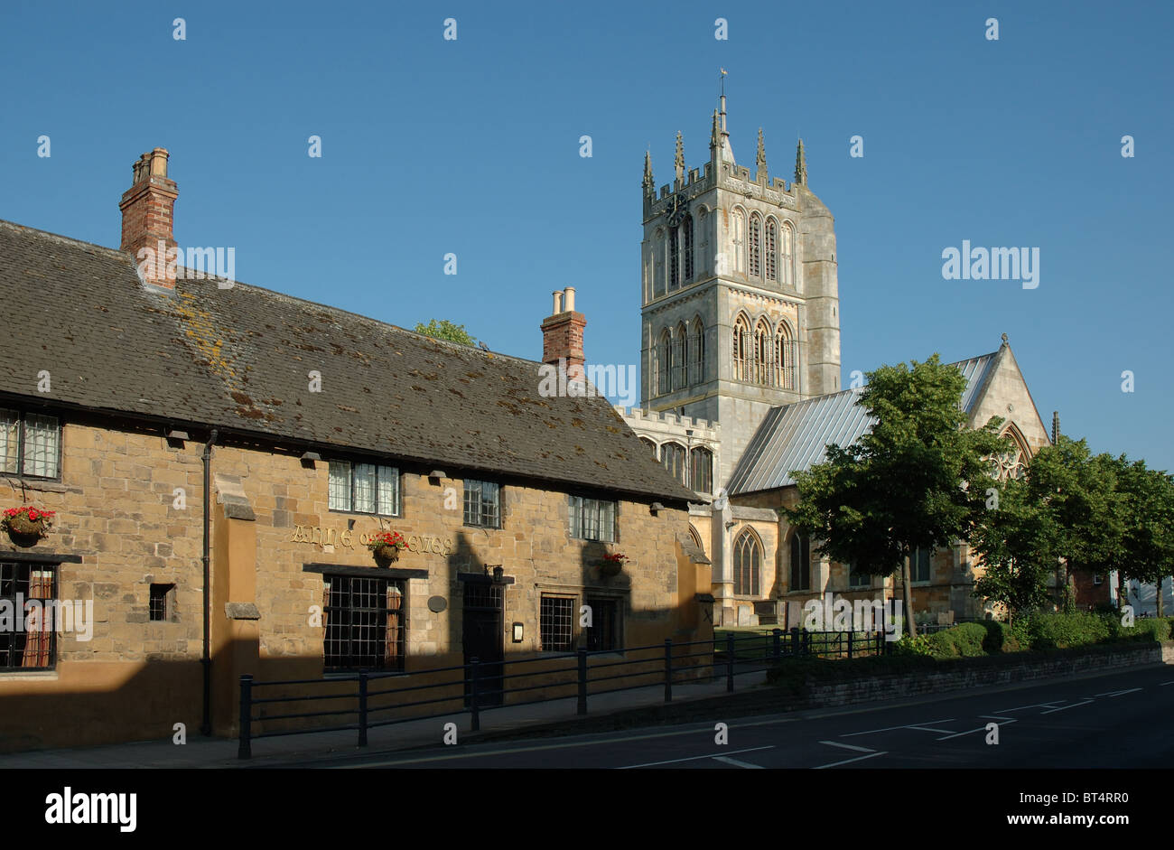 Anne of Cleves public house and St Marys church, Burton Street, Melton Mowbray, Leicestershire, England, UK Stock Photo