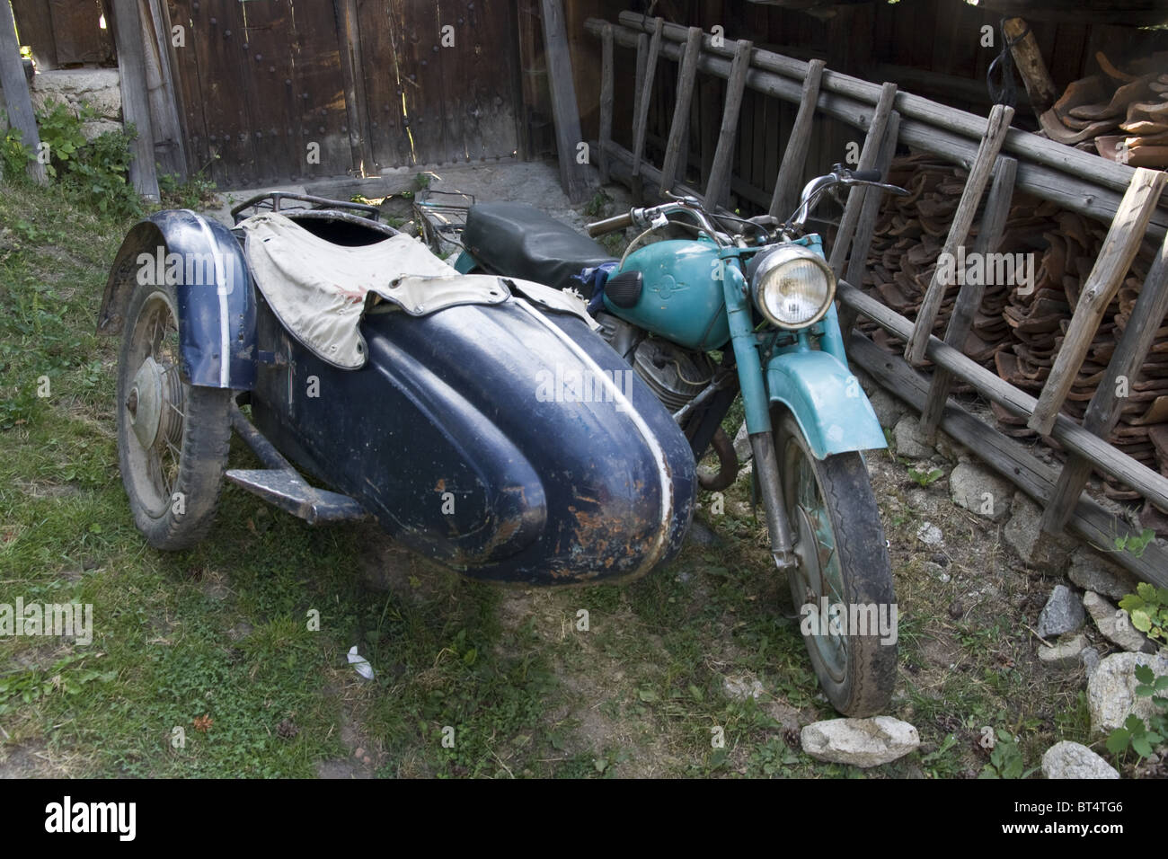 Motorcycle vintage old sidecar hi res stock photography and images