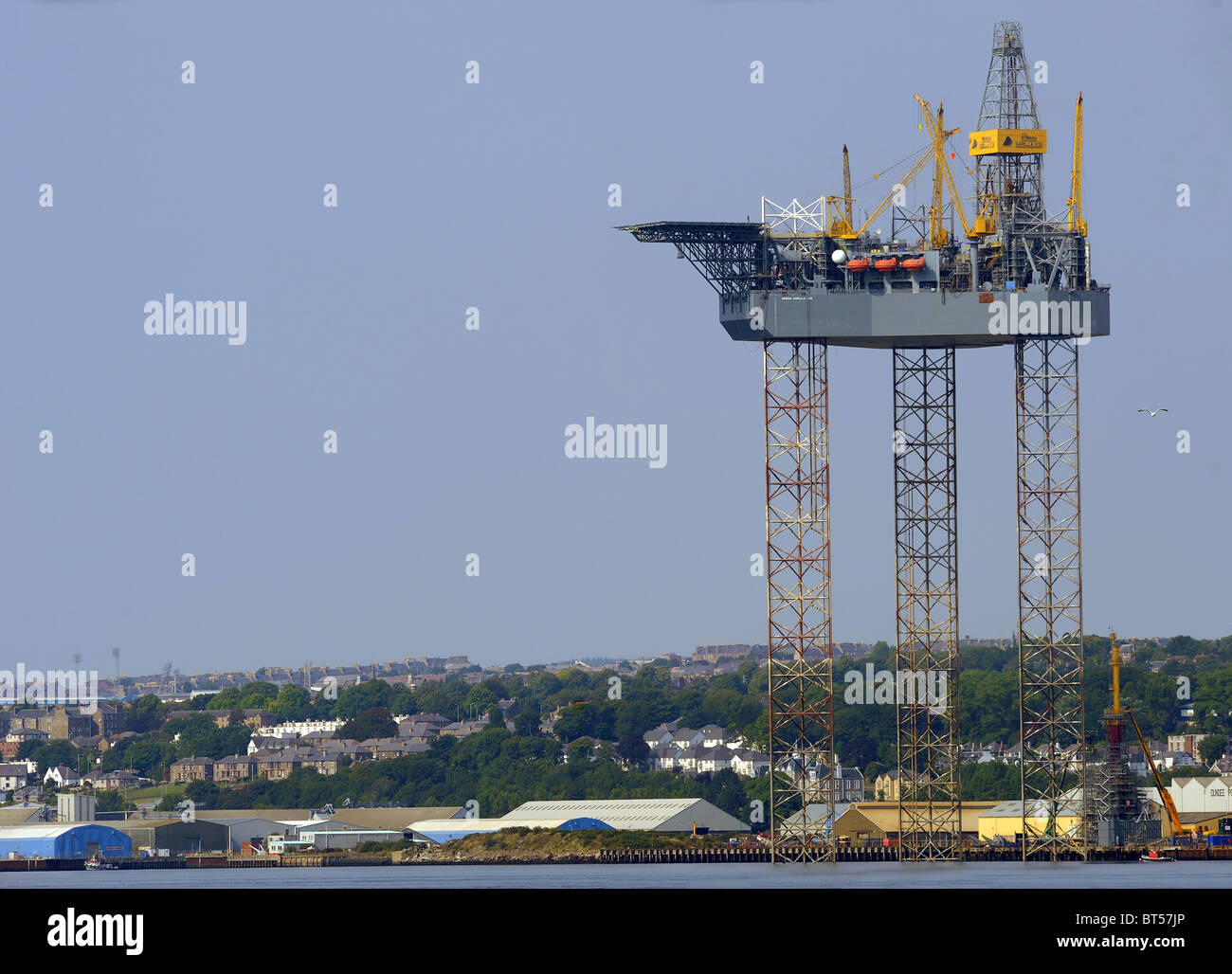 Jack Up oil rig in Dundee for repairs and servicing Stock Photo Alamy