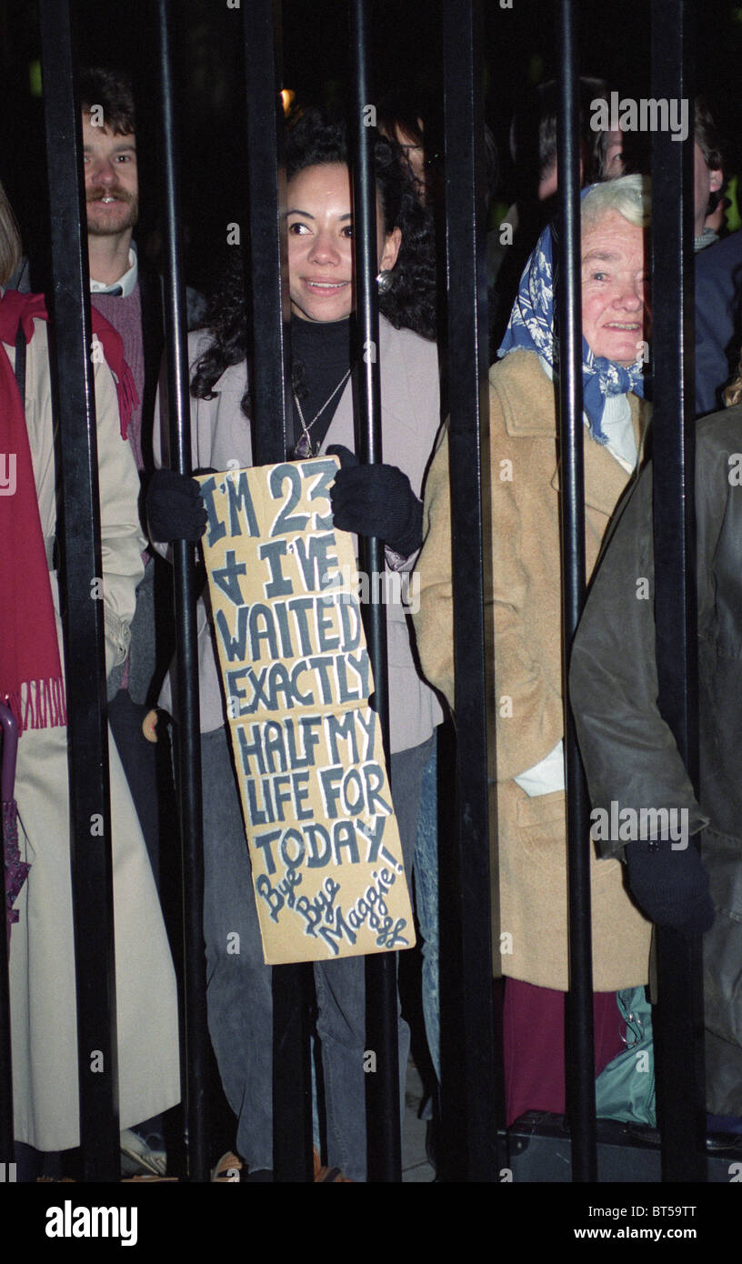 Oona King in crowds peering through the railings in Downing Street on the night John Major succeeded Margaret Thatcher 27/11/90. Picture by DAVID BAGNALL Stock Photo