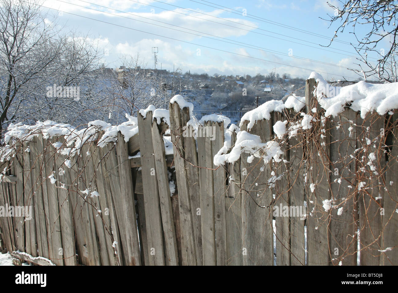 Old wood fence Stock Photo - Alamy