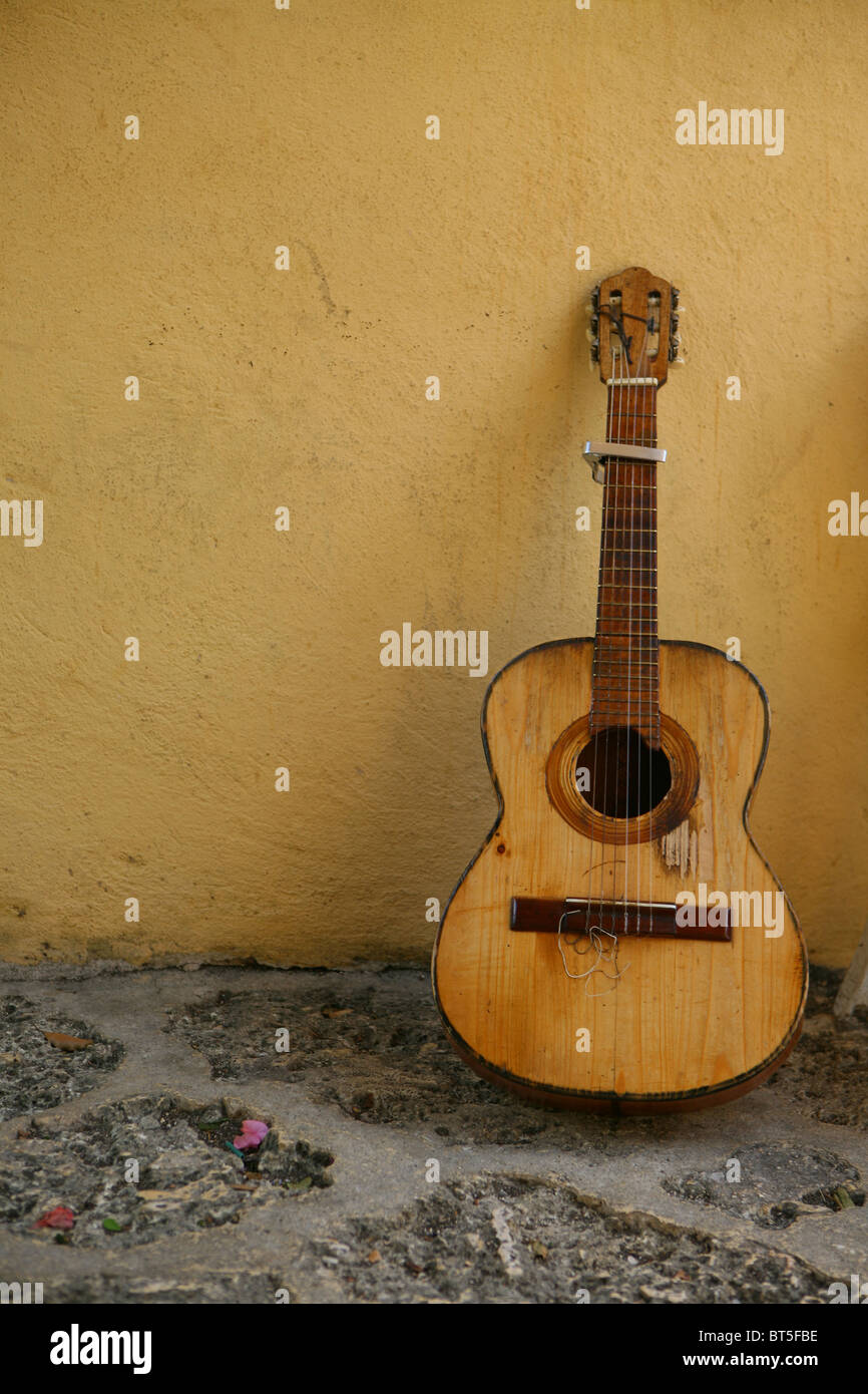 Old spanish sale guitar