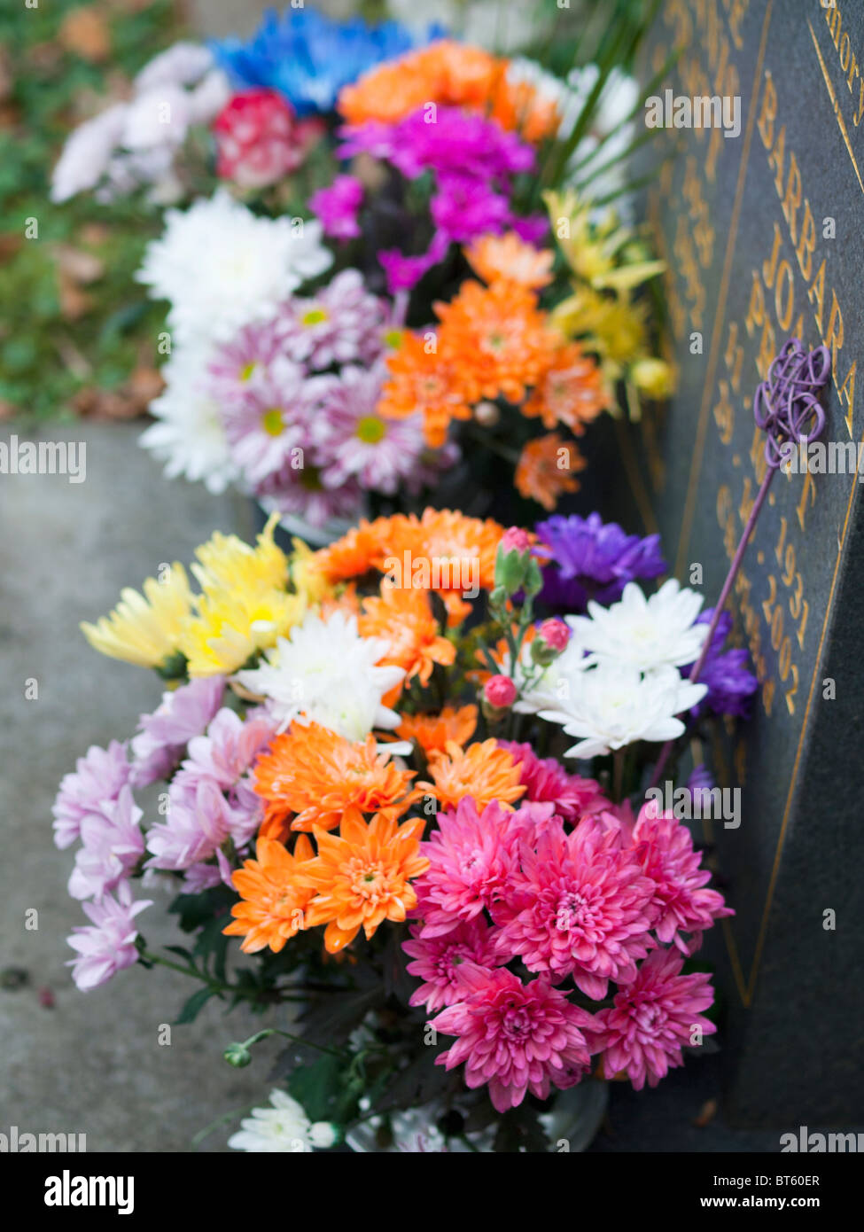 Flowers On Grave High Resolution Stock Photography and Images Alamy