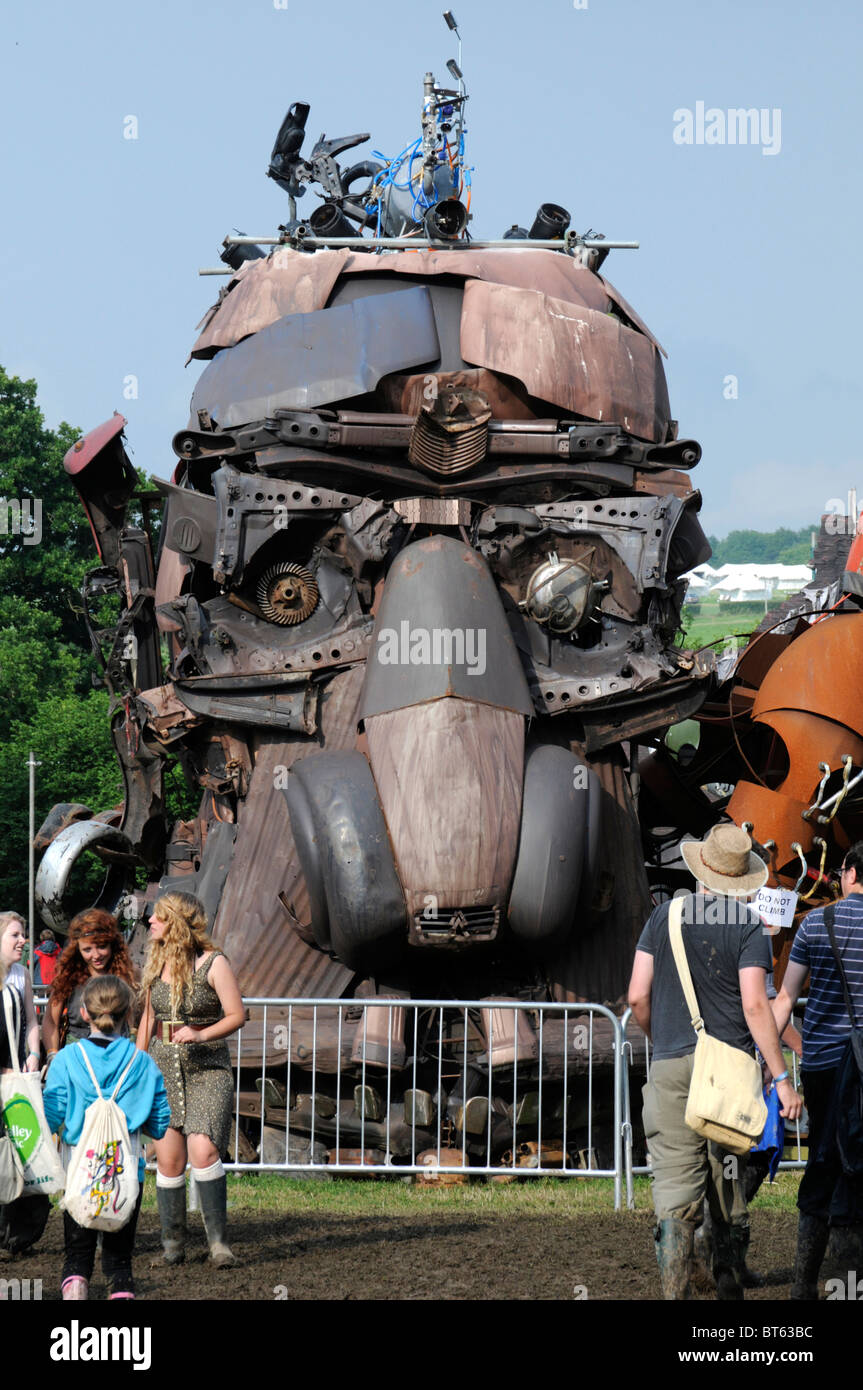 glastonbury-festival-metal-iron-futurist