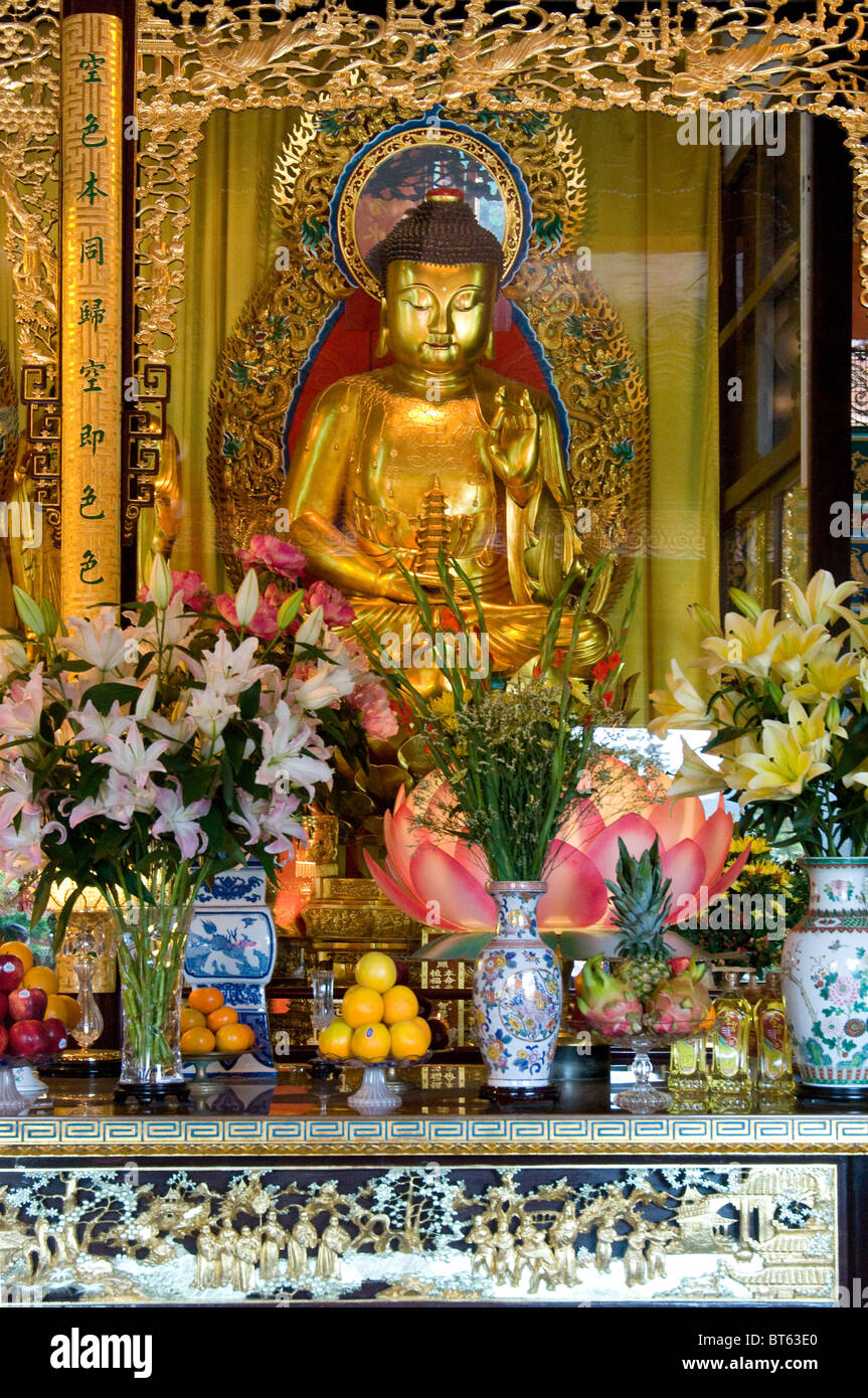 Tian Tan Temple Hongkong Ceramic Clay Pottery Glazed Gold Golden Stock Photo Alamy