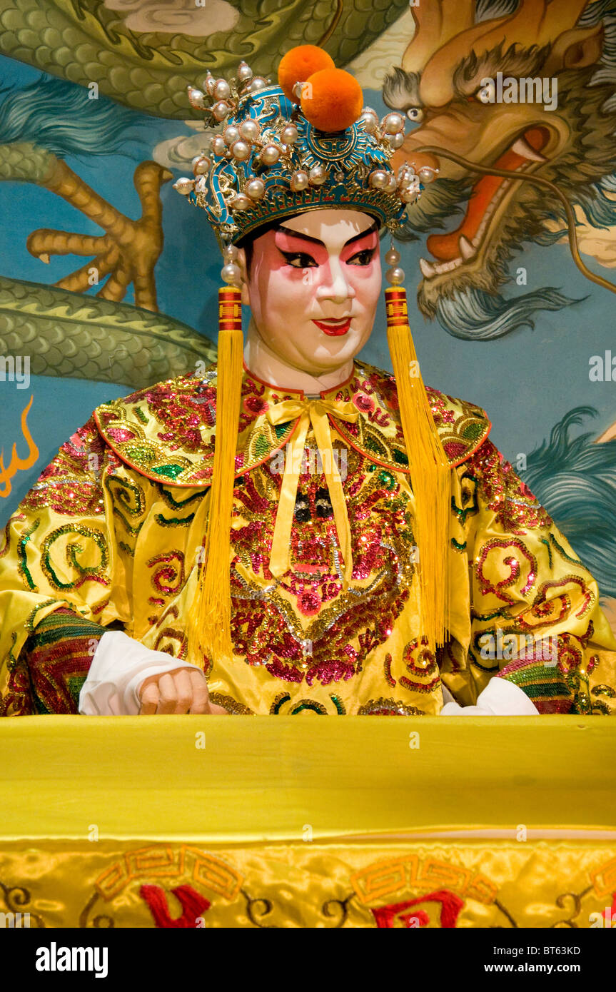 china chinese state theatre costume actor peking operatic traditional