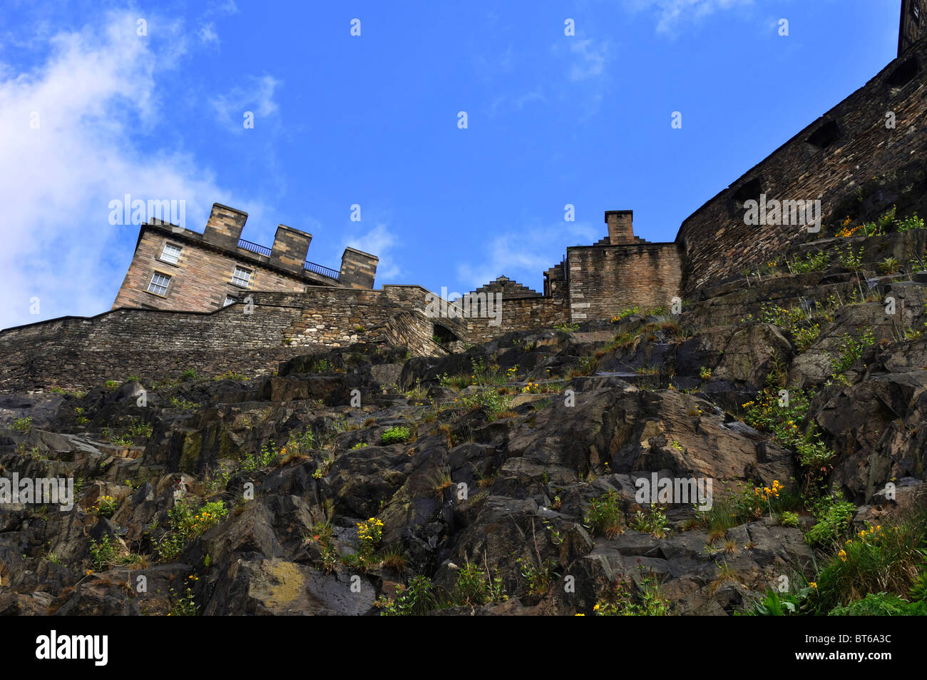 Edinburgh castle scotland scottish hi-res stock photography and images ...