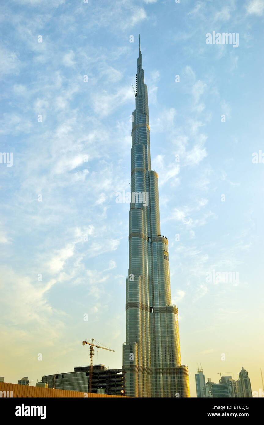 The finishing stage of construction of Burj Dubai (Burj Khalifa),  world's tallest skyscraper, Dubai, United Arab Emirates Stock Photo