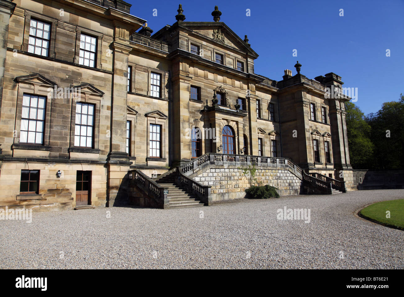 DUNCOMBE PARK HOUSE HELMSLEY NORTH YORKSHIRE HELMSLEY NORTH YORKSHIRE ENGLAND HELMSLEY NORTH YORKSHIRE 09 May 2010 Stock Photo