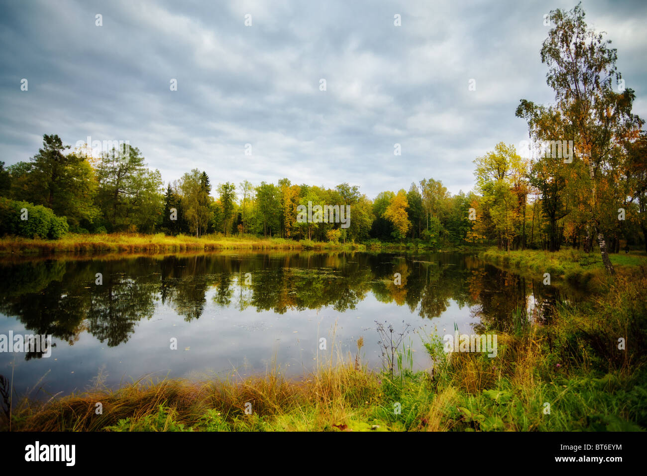 Autumn photo lake forest hi-res stock photography and images - Alamy