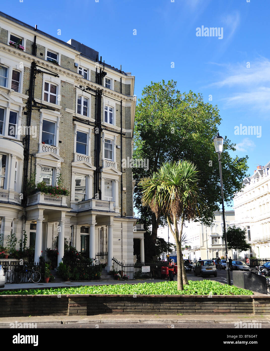 Stanley crescent houses hires stock photography and images Alamy