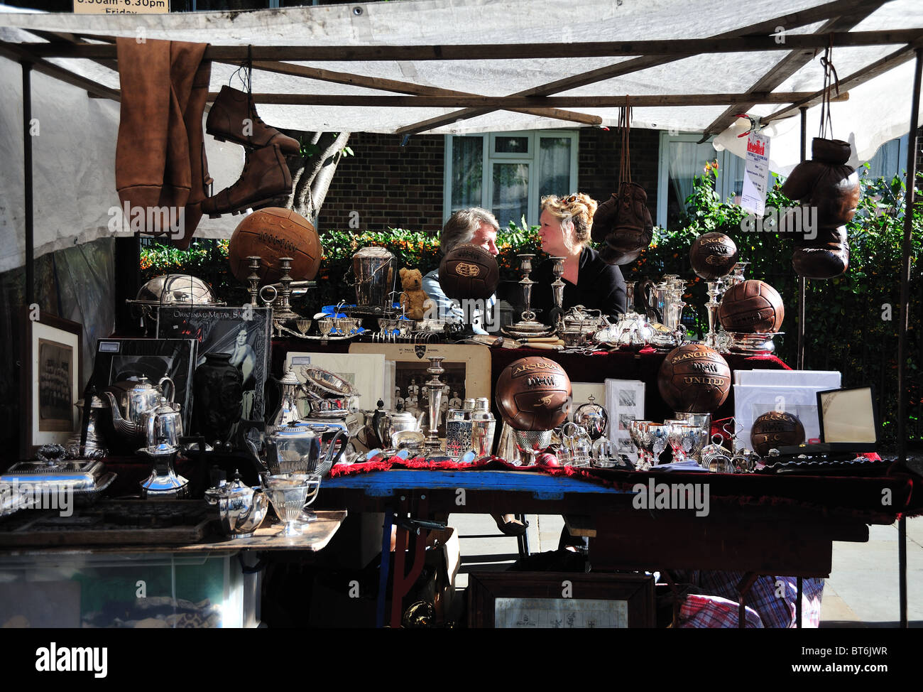 Portobello Road antique market Stock Photo Alamy
