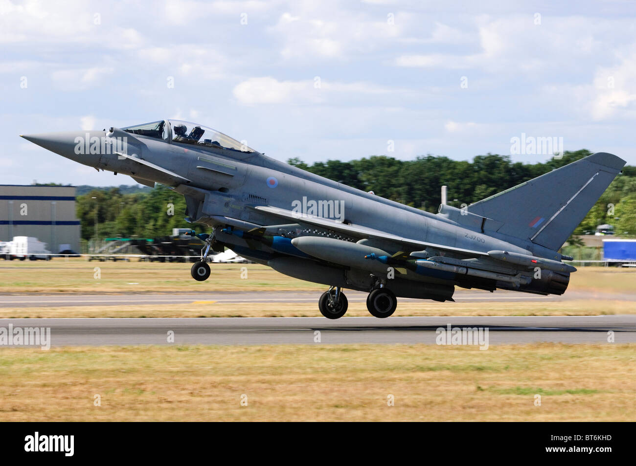 Eurofighter Typhoon F2 operated by the RAF taking off at Farnborough Airshow 2010 Stock Photo