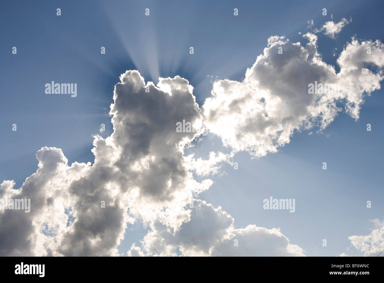 Dramatic sun ray hi-res stock photography and images - Alamy