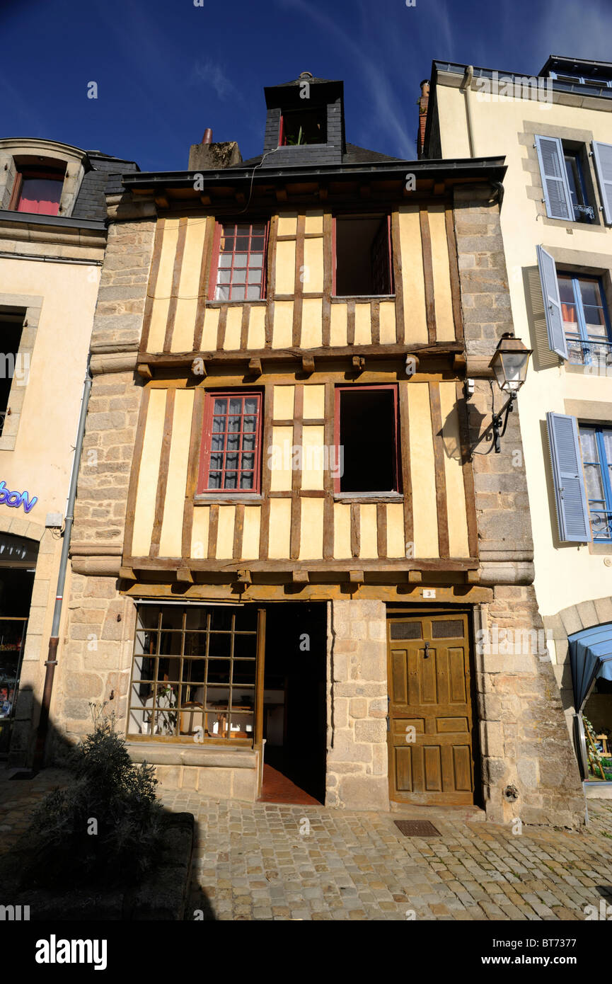 france, brittany (bretagne), finistere, quimper, halftimbered house Stock Photo Alamy
