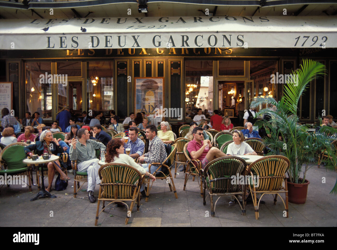 France Bouches Du Rhone Aix En Provence Cours Mirabeau Cafe Les Stock Photo Alamy