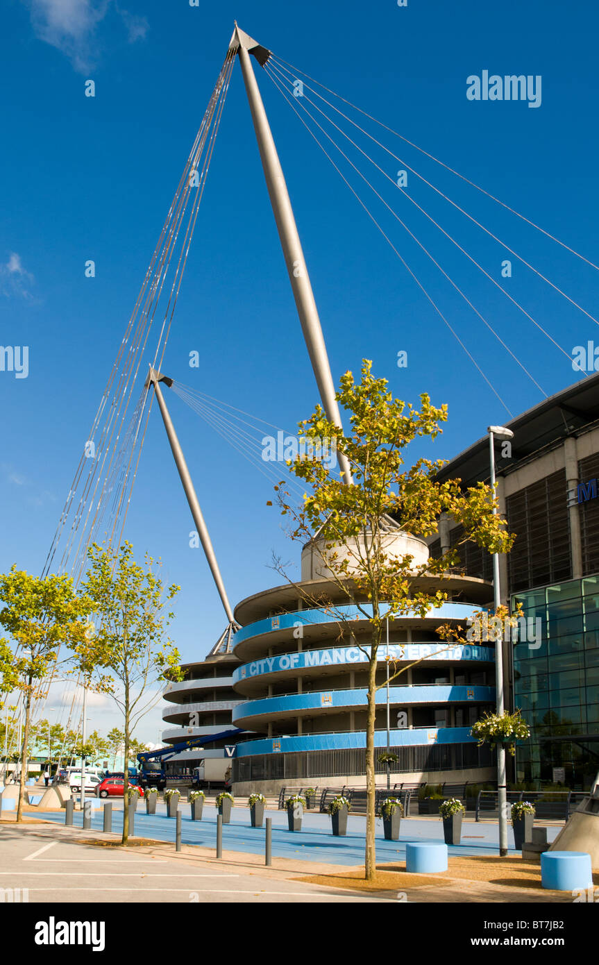 Spiral access ramps and supporting beam and cables at the City of Manchester Stadium, Manchester, England, UK Stock Photo