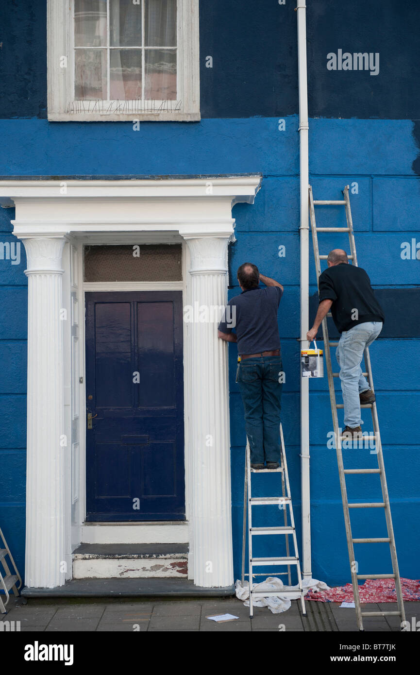 Painting house uk hires stock photography and images Alamy