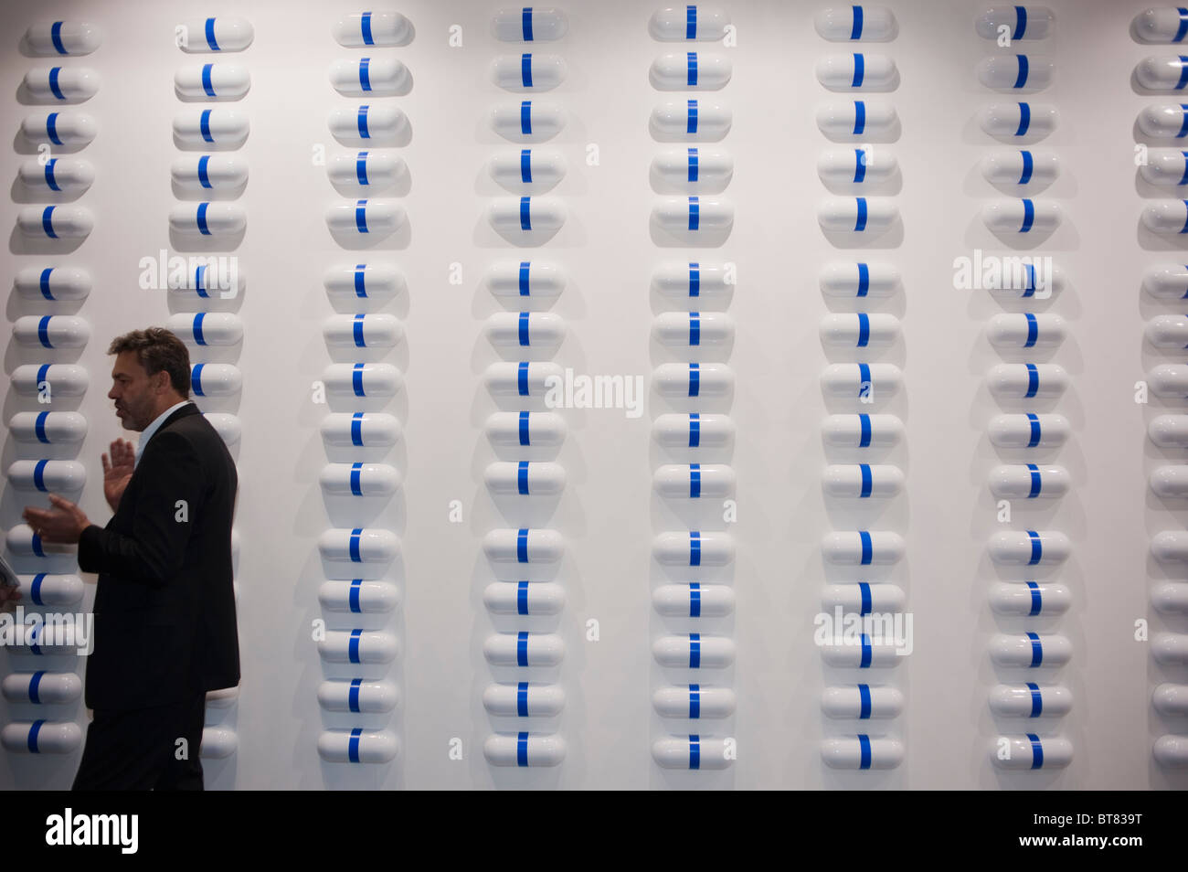 Paris, France, Contemporary Arts Exhibit, FIAC, Modern Sculpture, AIDS