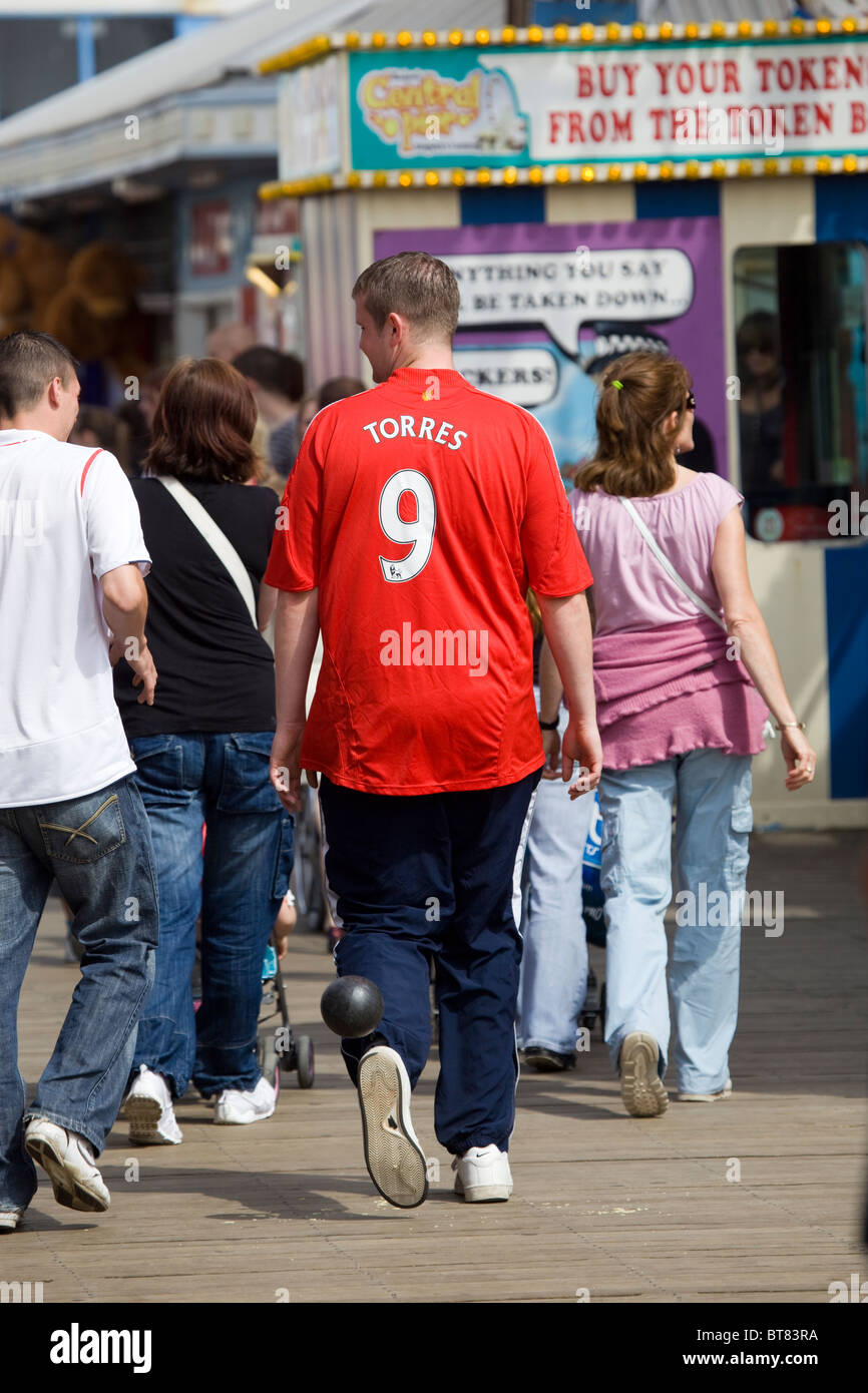 Liverpool fans hotsell wearing full kit