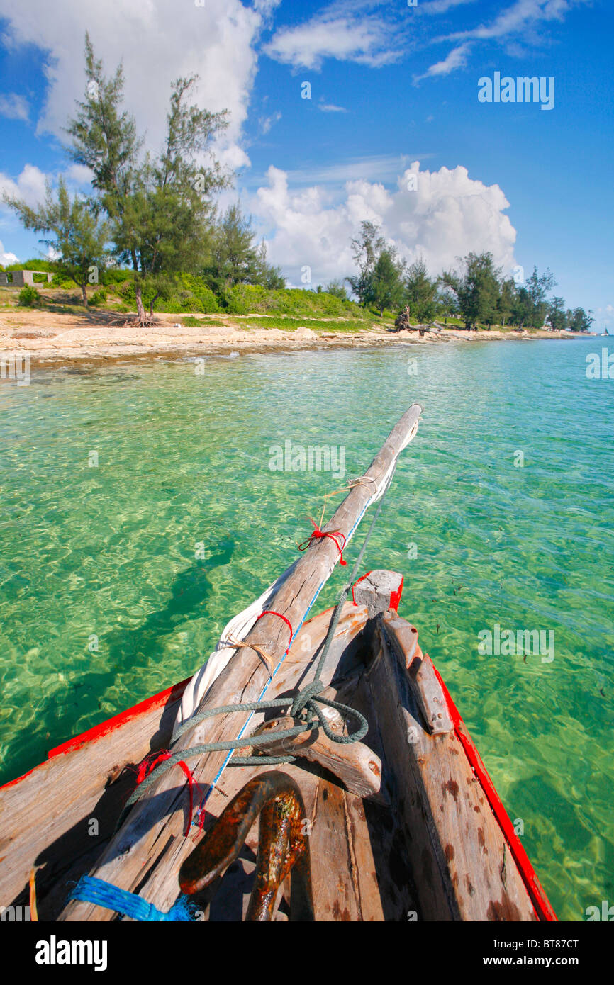 Dhow navigating the coast of Vilanculos in Mozambique Stock Photo