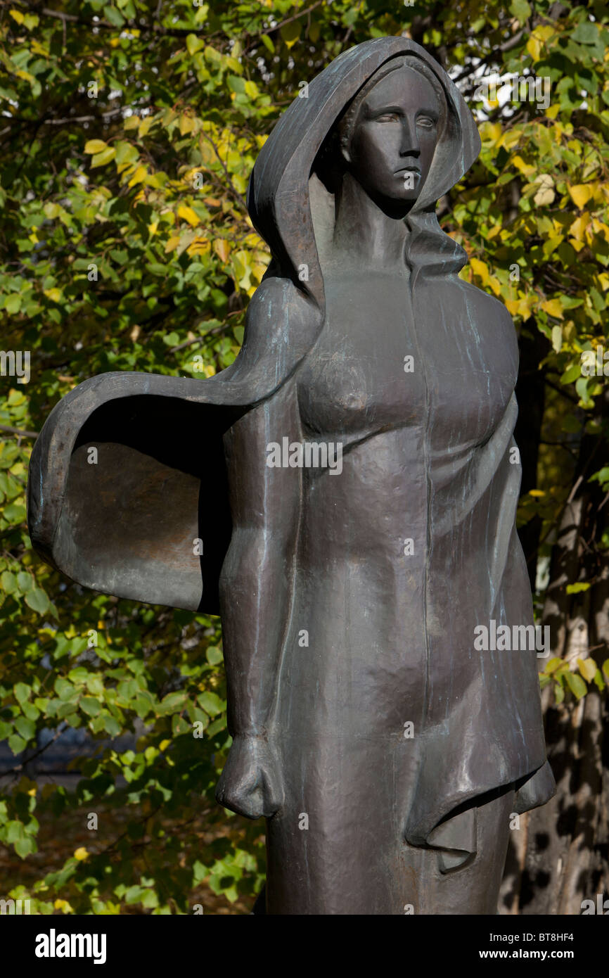 Statue of a female defender of the motherland at the Fallen Monument Park (Muzeon Park of Arts