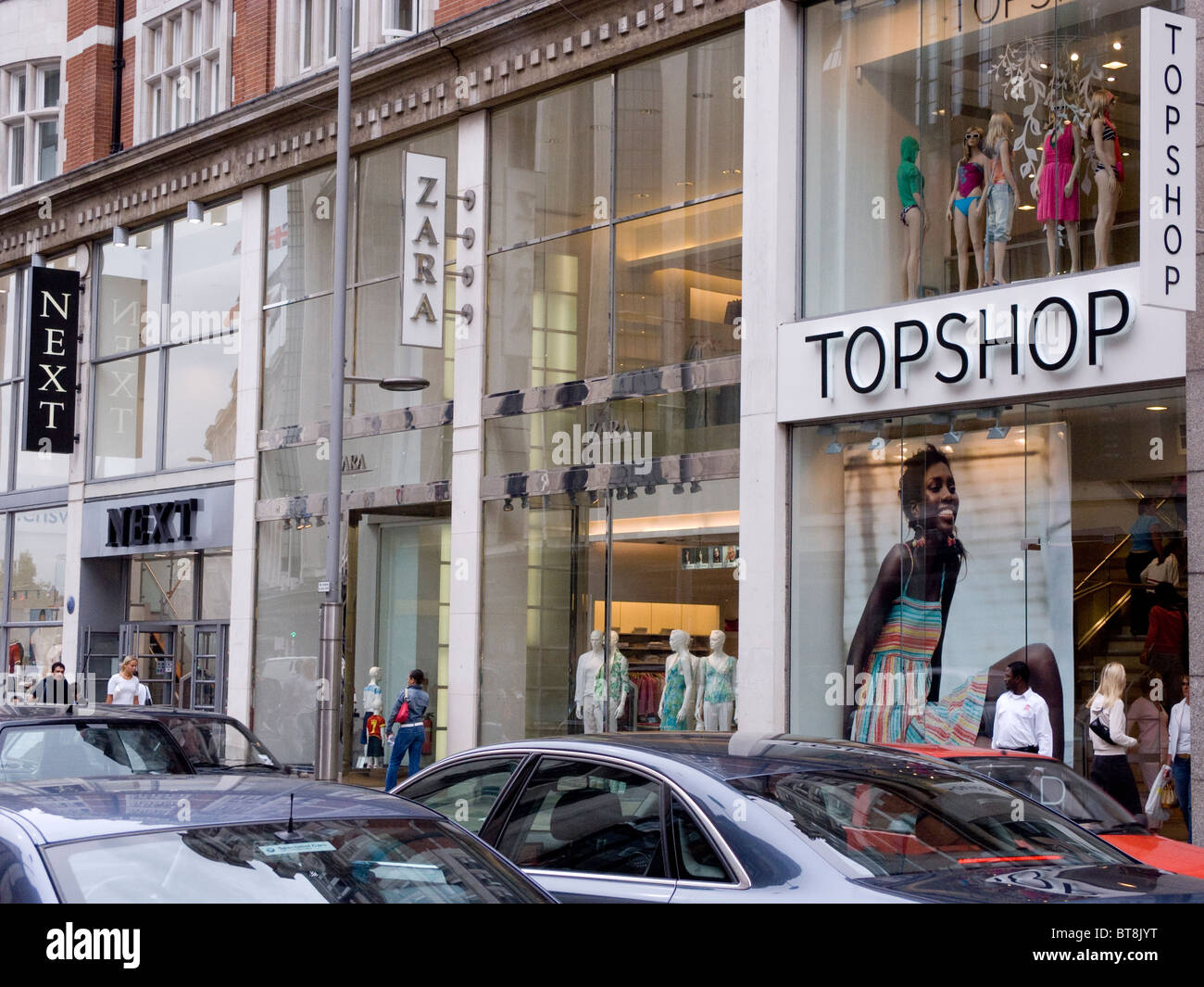 High street kensington zara hi-res stock photography and images - Alamy