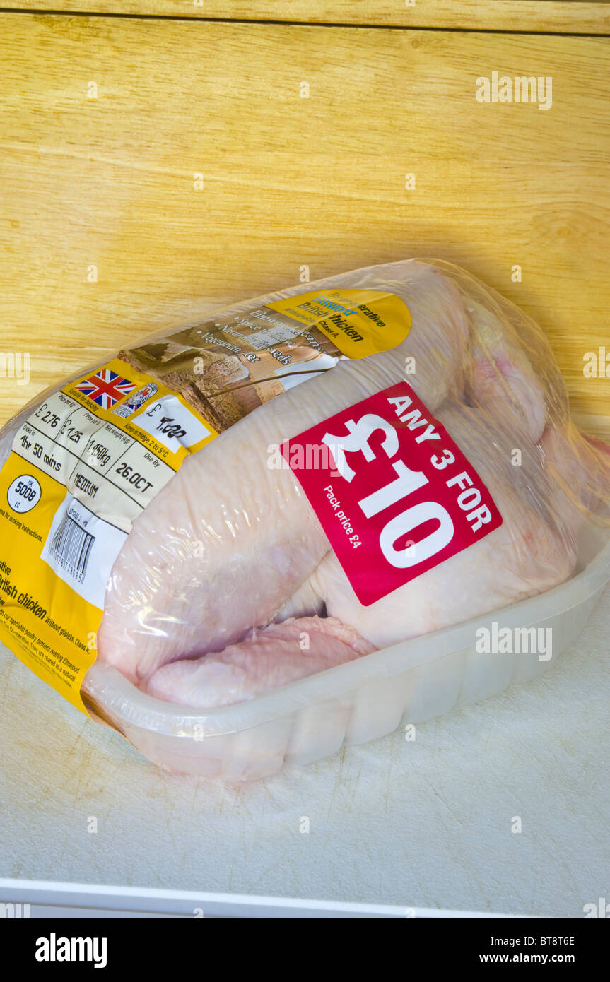 Shrink Wrapped Fresh Chicken Stock Photo Alamy