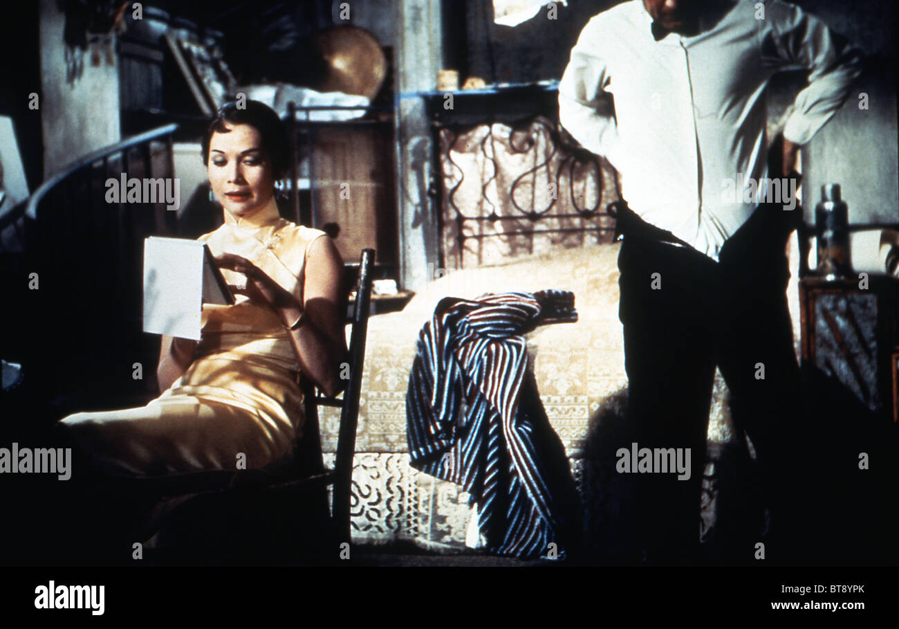 THE WORLD OF SUZIE WONG (1960) NANCY KWAN, WILLIAM HOLDEN RICHARD QUINE (DIR) 005 MOVIESTORE COLLECTION LTD Stock Photo
